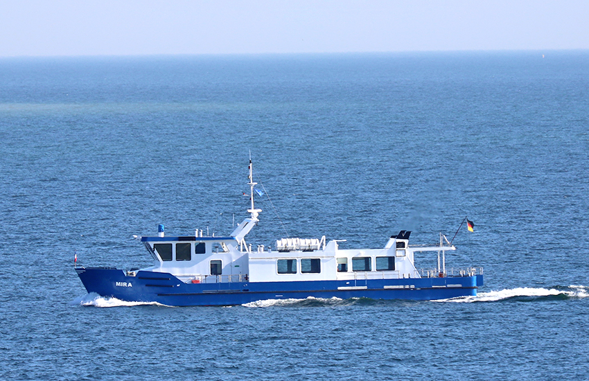 Seebestattungen mit der MIRA ab Kiel Strande Reederei DSBG